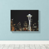 Seattle skyline at night, with space Needle. Leinwanddruck (Insitu (Holzboden))