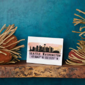 Seattle Skyline Latitude und Longitude Tabletop Fotoplatte (Seite)