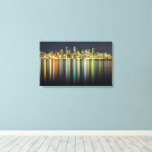 Seattle Skyline nachts mit Reflexion Leinwanddruck (Insitu (Holzboden))