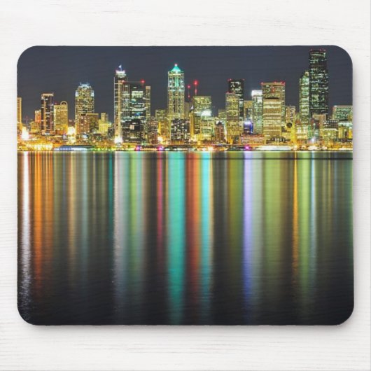 Seattle-Skyline nachts mit Reflexion Mousepad (Vorne)