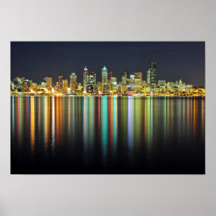 Seattle Skyline nachts mit Reflexion Poster