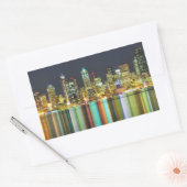 Seattle Skyline nachts mit Reflexion Rechteckiger Aufkleber (Umschlag)