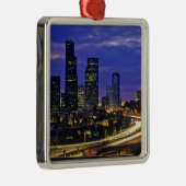 Seattle, Washington Skyline nachts Silbernes Ornament (Rechts)
