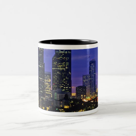 Seattle, Washington Skyline nachts Zweifarbige Tasse (Mittel)