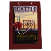 SeattlePike Platz-Markt-Zeichen und Wasser-Ansicht Mittlere Geschenktüte (Vorderseite)