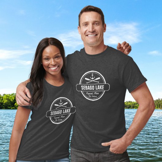 Sebago Lake Maine Personalisiert Town und Name T-Shirt