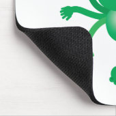 sechs bewaffnetes alien mit nur einem Auge Mousepad (Ecke)