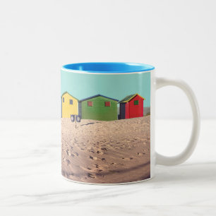 Sechs bunte Strand-Hütte Cape Town, Südafrika Zweifarbige Tasse