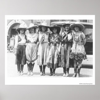 Sechs Cowgirls an Cheyenne Frontier Days. Poster