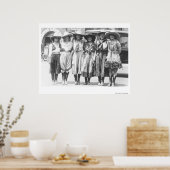 Sechs Cowgirls an Cheyenne Frontier Days. Poster (Küche)