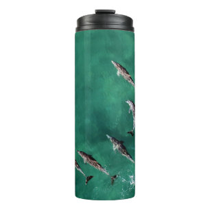 SECHS DOLPHINEN AM KALMWASSER THERMOSBECHER