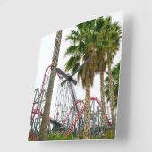 Sechs Fahnen Magic Mountain Quadratische Wanduhr (Winkel)