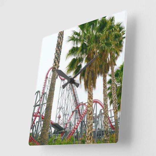 Sechs Fahnen Magic Mountain Quadratische Wanduhr (Winkel)