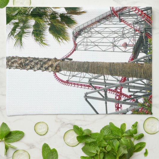 Sechs Flag Magic Mountain Geschirrtuch (Gefaltet)