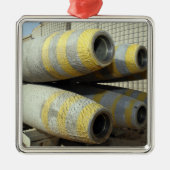 Sechs GBU-12-Bomben sitzen im Rack Ornament Aus Metall (Vorne)