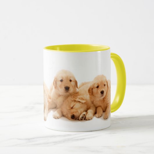Sechs Golden Retriever Welpen Tasse (VorderseiteRechts)