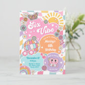 Sechs ist ein Vibe Retro Groovy Preppy Varsity Bir Einladung (Stehend Vorderseite)