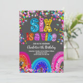 Sechs ist eine Vibe Rainbow-Party Einladung (Stehend Vorderseite)