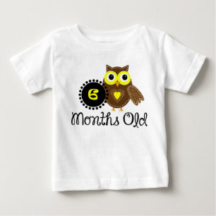 Sechs Monate alte entzückende Eulen- Baby T-shirt