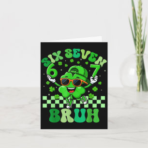 Sechs sieben 67 Meme St. Patricks Tag für Jungen M Karte