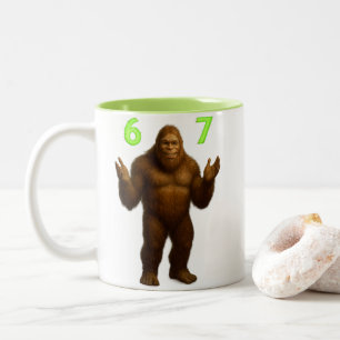 Sechs Sieben (6-7) Bruh Bigfoot — Anpassbarer 67 M Zweifarbige Tasse