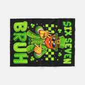 Sechs sieben bruh St. Patricks Day 6 7 Meme 67 Kin Fleecedecke (Vorderseite (Horizontal))