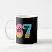 Sechs Sieben Eis Drip Cool Meme 67 Lustiges Tropfe Kaffeetasse (Links)