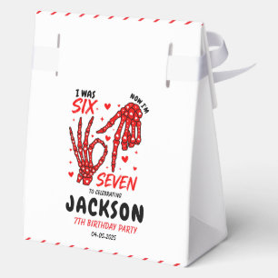Sechs Sieben Geburtstag Skelett Hände Party Geschenkschachtel