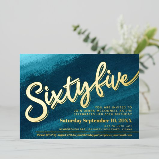 Sechzig fünfundsechzig. Geburtstag Aqua aquamarine Folieneinladung (Stehend vorne)