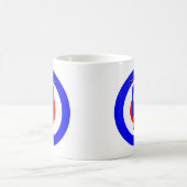 Sechziger-Blick-Roller auf Mod-Ziel Kaffeetasse (Mittel)