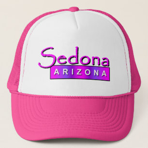 Sedona Arizona im rosa Hut Truckerkappe