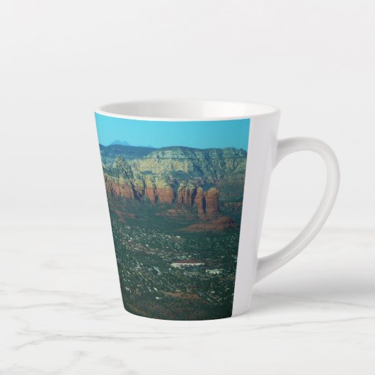 Sedona und Coffee Pot Rock aus der Luft Milchtasse (Rechts)