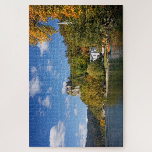 See blutete mit Bäumen in den Herbstfarben in Puzzle (Vertikal)