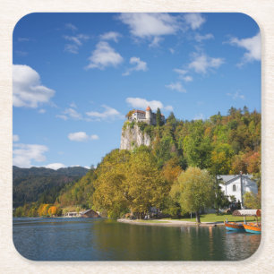 See blutete mit Bäumen in den Herbstfarben in Rechteckiger Pappuntersetzer