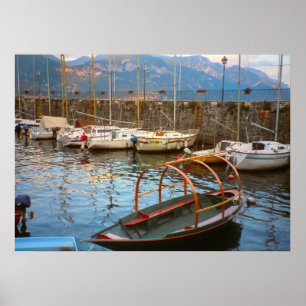 See Como, traditionelles Seeboot im Jachthafen Poster