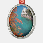 See dargestellte Felsen stützen überlegenes Silbernes Ornament (Links)