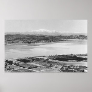 See Elsinore, CA Luftstadt und Seeblick Poster