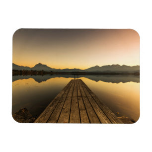 See Hopfen mit einer Anlegestelle u. Alpen-Bergen Magnet