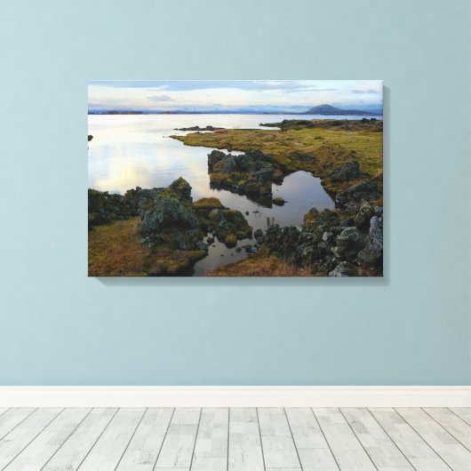 Seeblick auf Myvatn Canvas Print Leinwanddruck (Insitu (Holzboden))