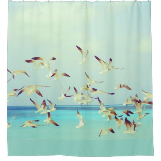 Seegrasmöwe im Flug Duschvorhang (Vorderseite)