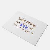 Seehaus wird gemietet. Datum Jahr benutzerdefinier Fußmatte (Schrägansicht)