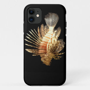 Seelachs gegen einen dunklen Hintergrund Case-Mate iPhone Hülle
