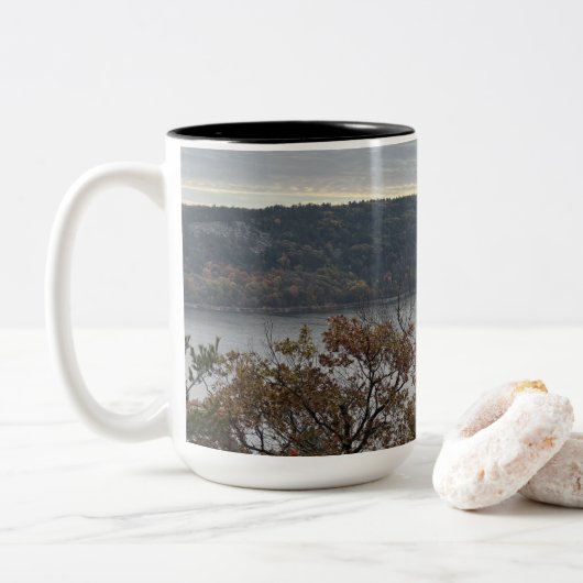 Seelandschaft Zweifarbige Tasse (Mit Donut)