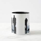 Seeleute fegen die Hangarbucht aus Tasse (Zentrum)