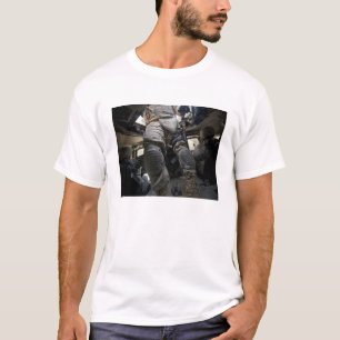 Seeleute lernen Konvoiverfahren T-Shirt