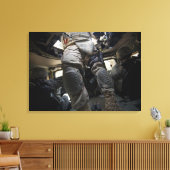 Seeleute lernen Verfahren für den Verband kennen Leinwanddruck (Insitu (Wohnzimmer))