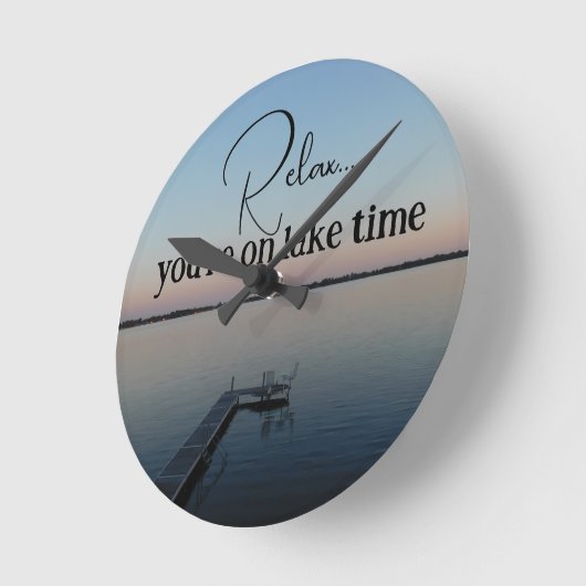 Seenlandschaft Runde Wanduhr (Winkel)