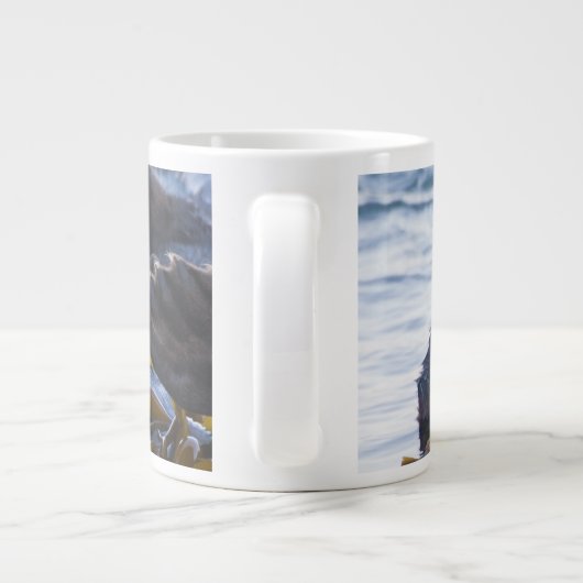 Seeotter in Seetang umhüllt Jumbo-Tasse (Rückseite)