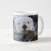 Seeotter in Seetang umhüllt Jumbo-Tasse (Vorderseite Rechts)
