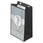 Seepferd Blue Classic Nautical Elegante Kleine Geschenktüte (Vorderseite Schrägansicht)